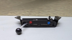 Varmeregulering i rustfri stål men sortlakeret (som originalt)