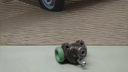 Baghjul, hjulcylinder til LHM 19  mm i diameter kun til biler med bremsekarftfordeler. Accadiane/ AMI super